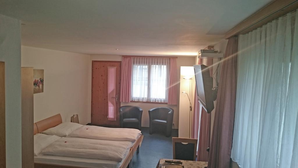 Hotel Restaurant Hemmi クルヴァルデン エクステリア 写真
