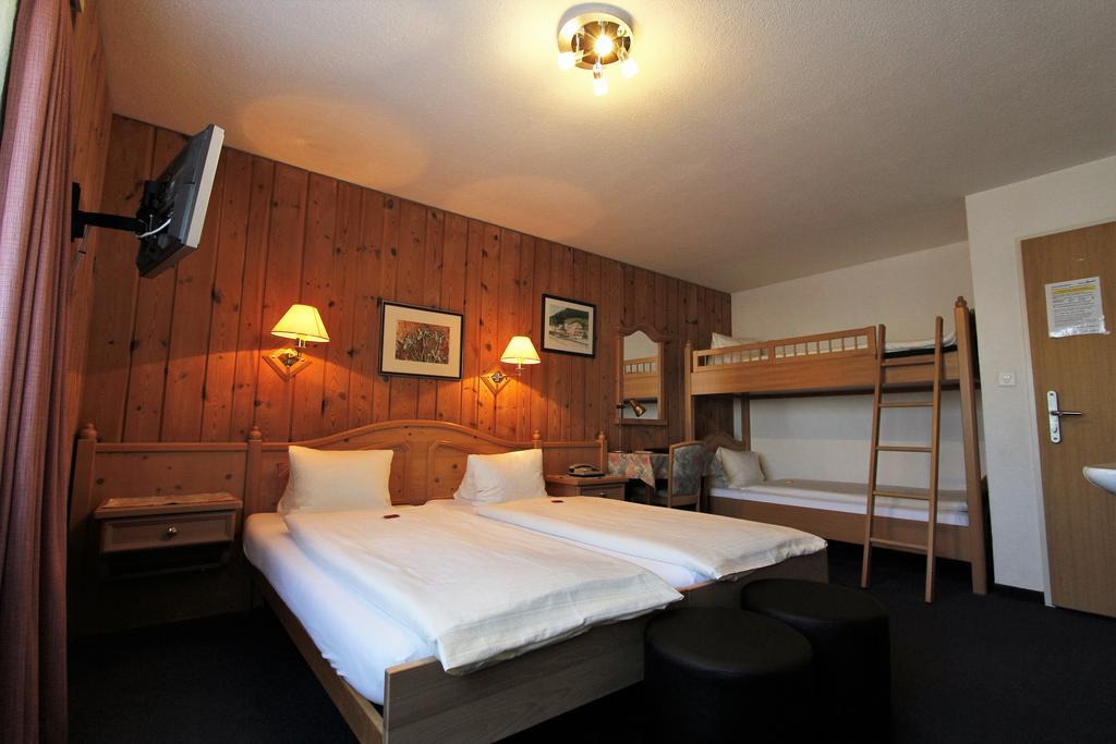 Hotel Restaurant Hemmi クルヴァルデン 部屋 写真