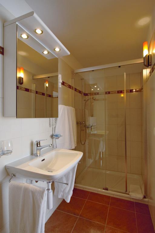 Hotel Restaurant Hemmi クルヴァルデン 部屋 写真