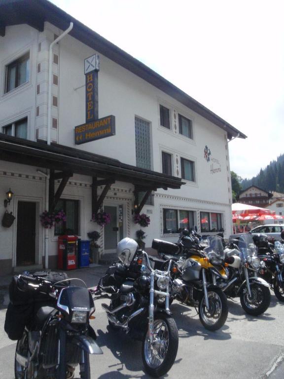Hotel Restaurant Hemmi クルヴァルデン エクステリア 写真
